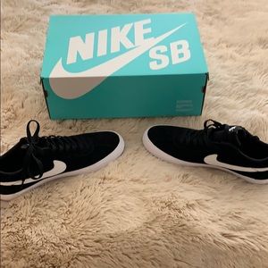 Nike SB black and white size 11 never worn!